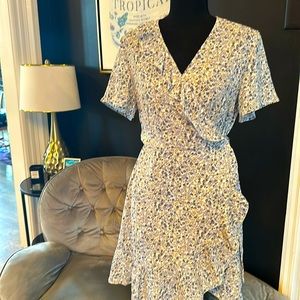 Women’s NWT ONLY Easter summer wrap short ruffle dress medium 6